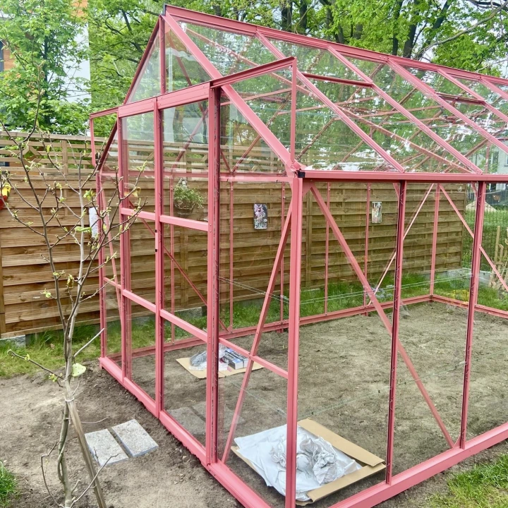 różowa szklarnia Laurus.jpg