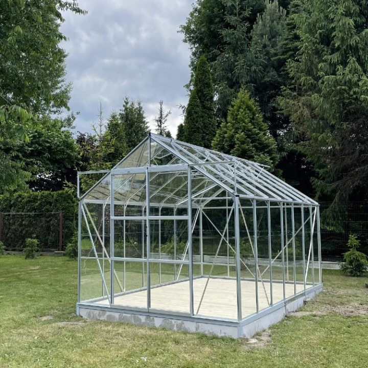Aluminiowa duża szklarnia ogrodowa ze szkła hartowanego